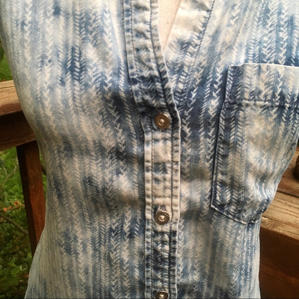 Anthropologie | Cloth & Stone Soft Chambray Button Down Slvless Top Festival EUC - Picture 10 of 16